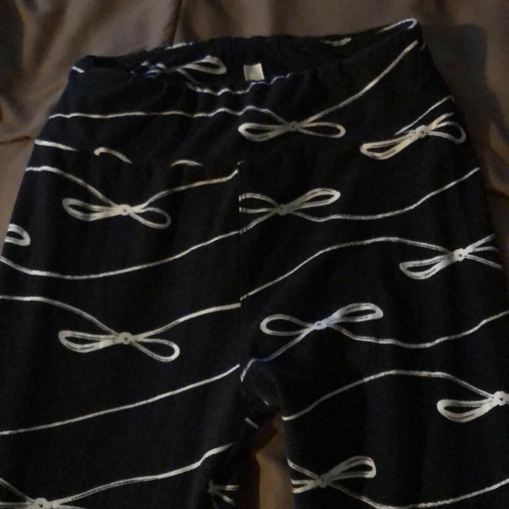 Lularoe Bow tie legging design